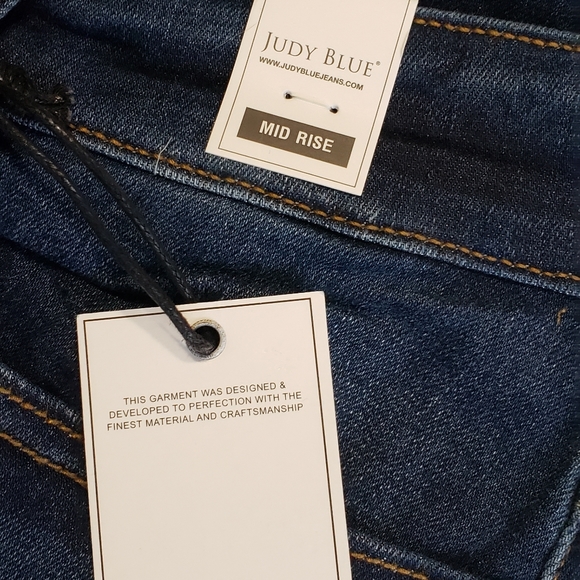 Judy Blue slim cut boyfriend jeans 16W - Picture 3 of 8